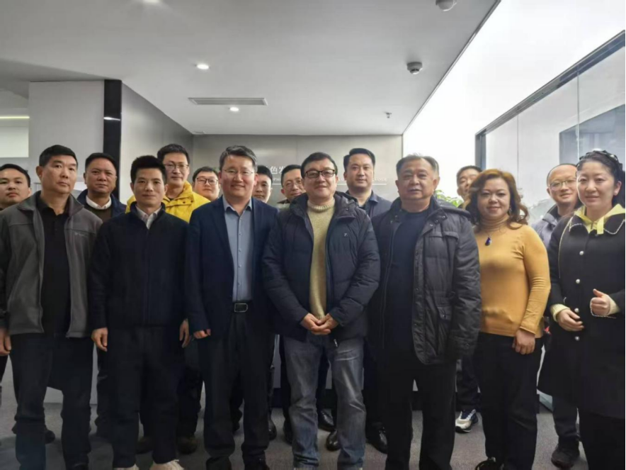 96a94f37-125e-4ed1-adaf-5f45bf0bf8c1